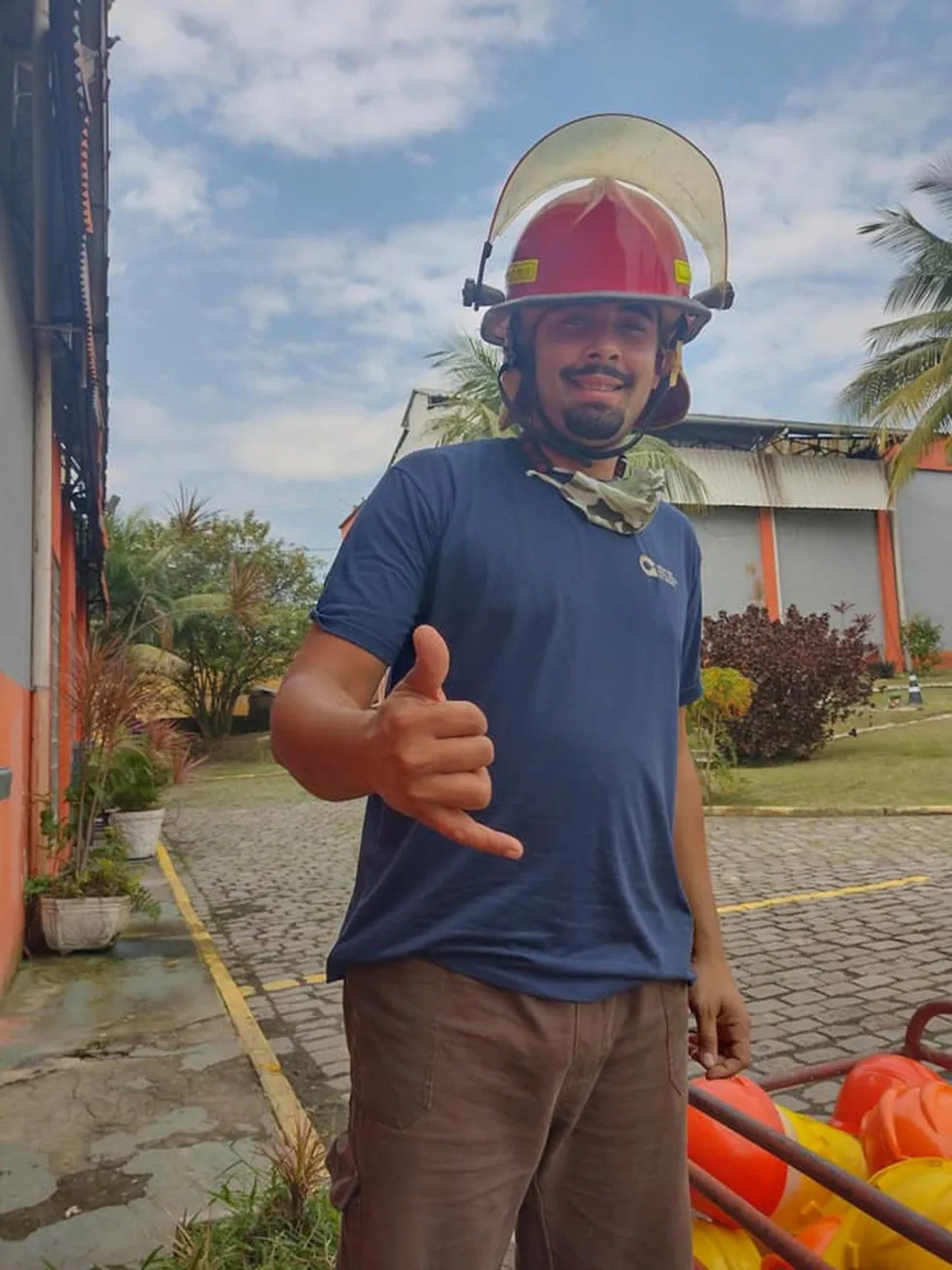 Lohan Pinheiro foi morto com dois tiros pelas costas, e ainda conseguiu guiar moto at&eacute; em casa para pedir socorro