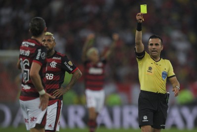 Árbitro da Recopa é acusado por ex-esposa de violência doméstica