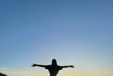 'Me arrependi!' : Rafa Kalimann faz trilha no feriado