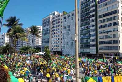 Bolsonaristas atacam o STF e universidades federais durante ato cívico em Copacabana