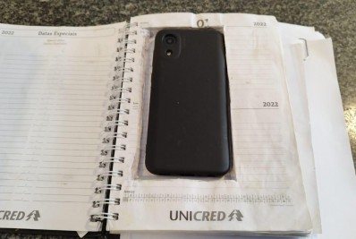 Advogado é detido após tentar entrar em presídio com celular escondido dentro de agenda em Campos