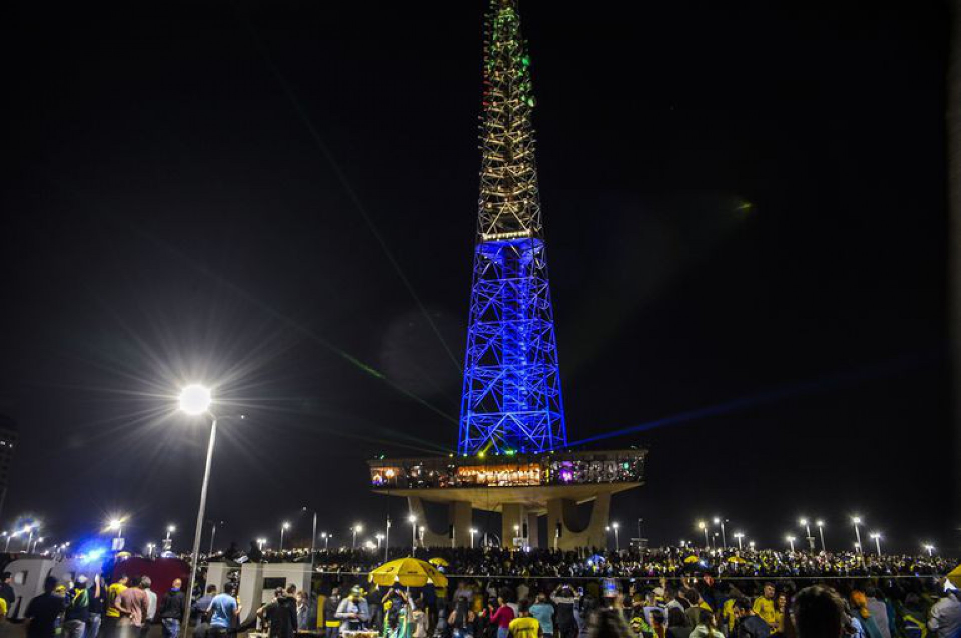 Queima de Fogos aconteceu nos primeiros minutos do dia 7 de setembro, na Torre de Televisão em Brasília - Marcello Casal Jr/Agência Brasil