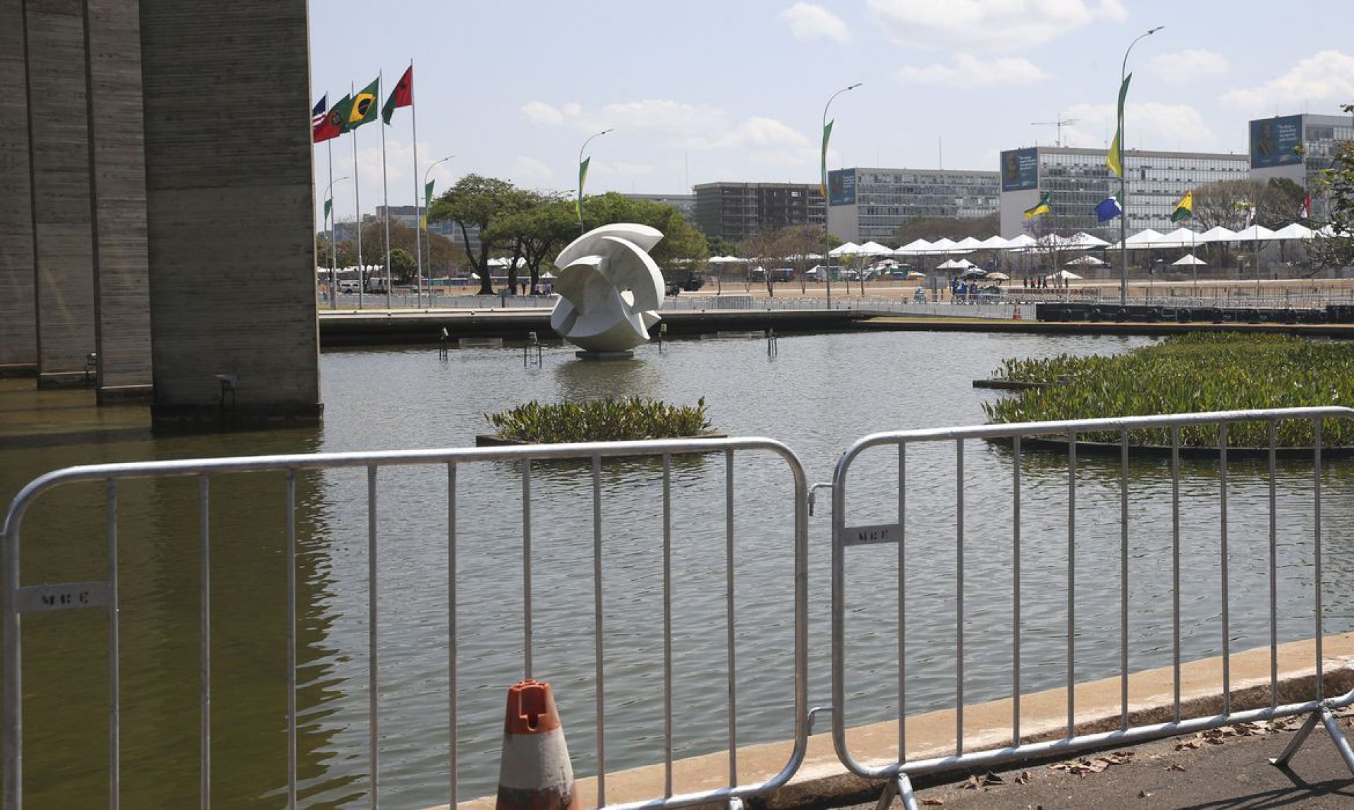 A Esplanada dos Ministérios, em Brasília, fica bloqueada para veículos - Antonio Cruz/Agência Brasil