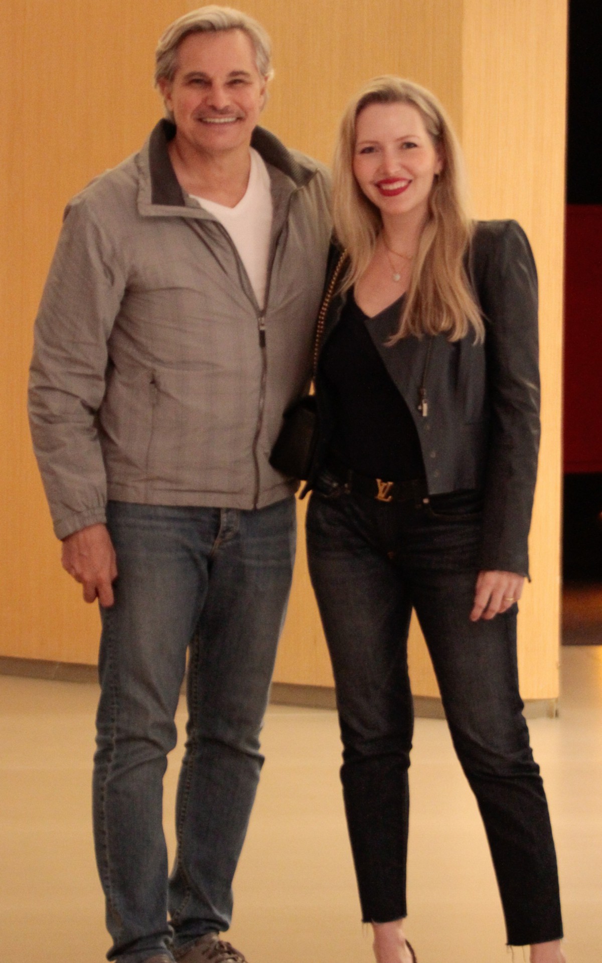 Edson Celulari e a mulher, Karin Roepke, curtem cinema em shopping da Barra da Tijuca, na Zona Oeste do Rio, na noite desta quarta-feira