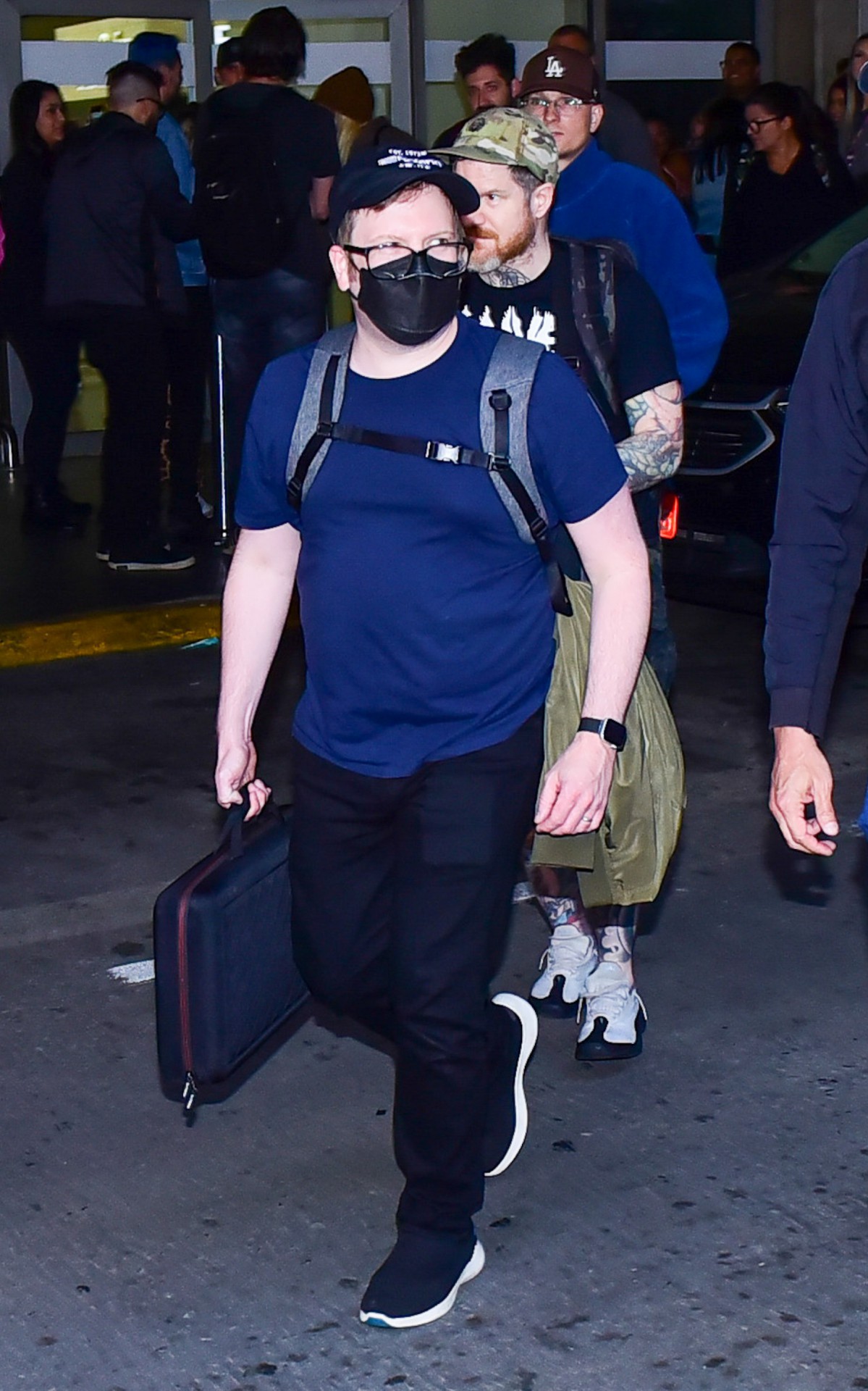Fall Out Boy desembarca em aeroporto do Rio