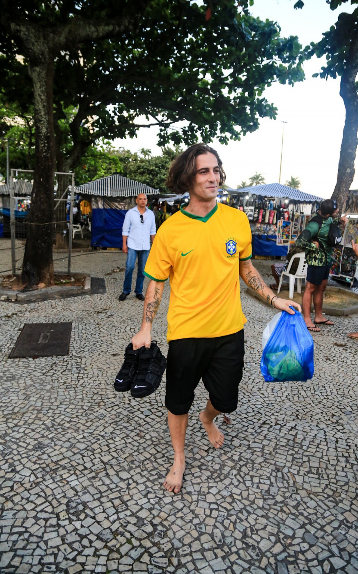 Integrantes da banda Måneskin passeiam em Copacabana, na Zona Sul do Rio, nesta quarta-feira - Victor Chapetta / Ag. News