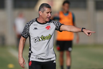 Faltando sete jogos para o fim da Série B, Vasco tem 63% de chances de acesso