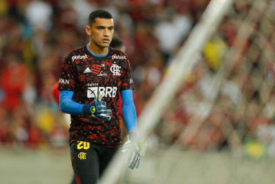 Bicampeão da Sul-Americana pelo Athletico-PR, goleiro do Flamengo admite 'sensação diferente' na final da Libertadores