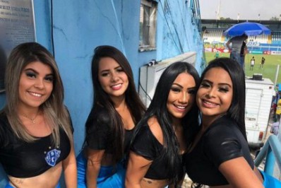 Esposa revela suposta traição de ex-jogador de clube da Série A com cheerleader