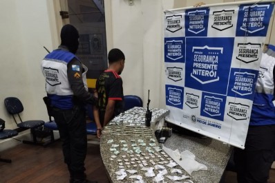 Policiais do Segurança Presente prendem homem por tráfico de drogas em Itaipu