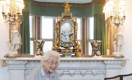 (FILES) In this file photo taken on September 6, 2022 Britain's Queen Elizabeth II waits to meet with new Conservative Party leader and Britain's Prime Minister-elect at Balmoral Castle in Ballater, Scotland. The doctors of Queen Elizabeth II, 96, are 