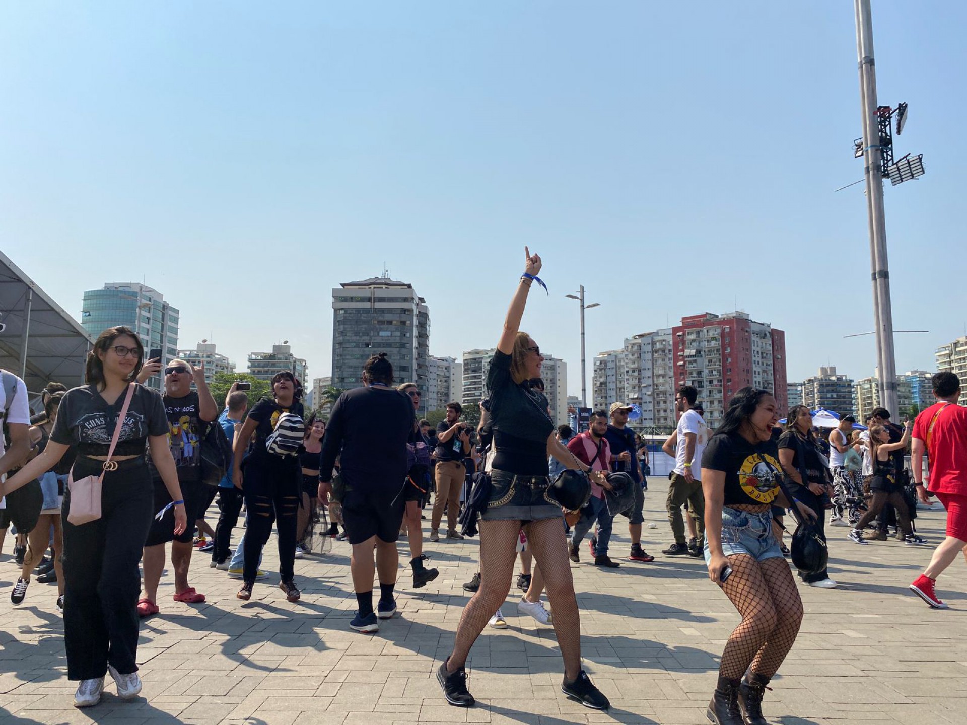 Fãs correm para garantir lugar próximo ao palco no Rock in Rio - Arquivo pessoal / O Dia