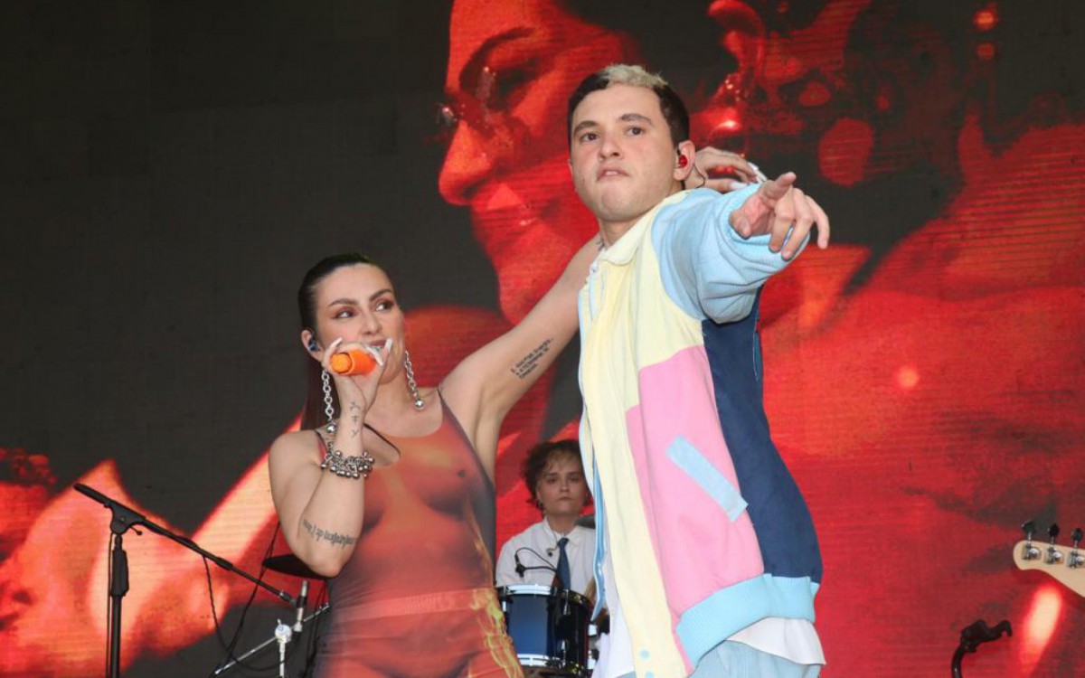 Cleo e Number Teddie no Palco Supernova