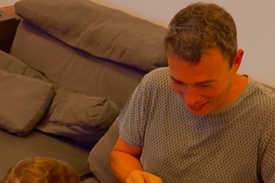 Andréia Sadi compartilha momento fofo da família se preparando para a Copa