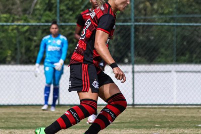 Crivelari traça objetivos pelo Flamengo: 'Ser campeã e fazer história'