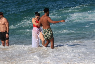 Após Rock in Rio, Jessie J curte dia de sol em praia do Rio