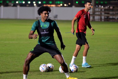Vídeo: ex-Flamengo, Vitinho marca seu primeiro gol na Arábia Saudita