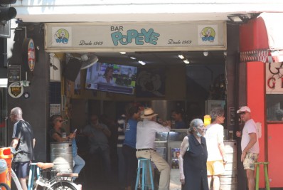 Outros frequentadores alegam ter sido vítimas de preconceito em bar de Ipanema
