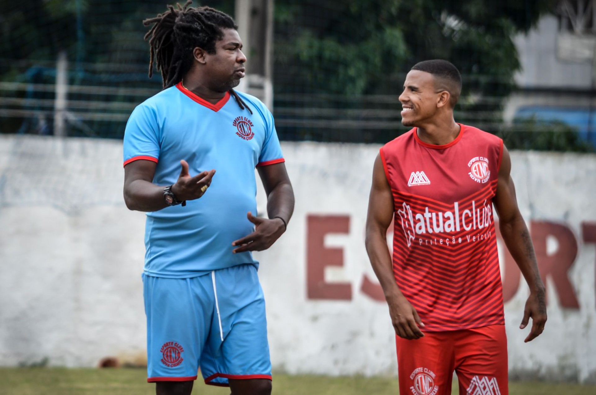 O t&eacute;cnico Ney Barreto (azul) tenta a primeira vit&oacute;ria na S&eacute;rie B1 do Carioc&atilde;o - Divulga&ccedil;&atilde;o