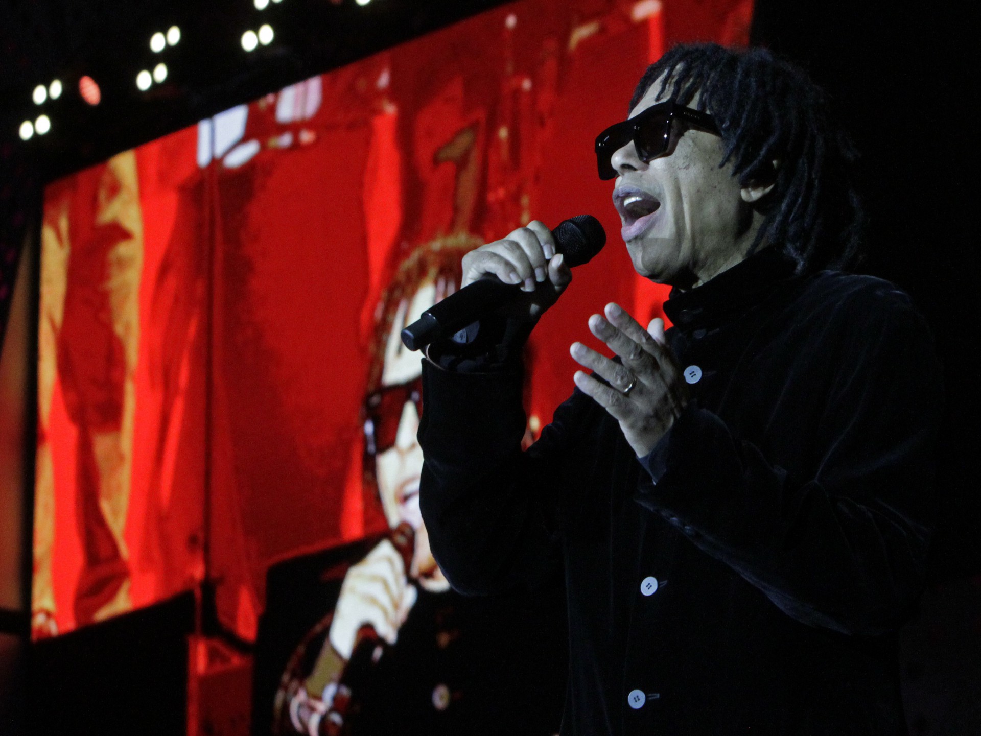 Apresentação do Djavan no Palco Mundo, durante o sexto dia do Festival Rock In Rio 2022, realizado na Cidade do Rock, Zona Oeste do Rio de Janeiro, neste sábado (10). - Marcos Porto/Agencia O Dia