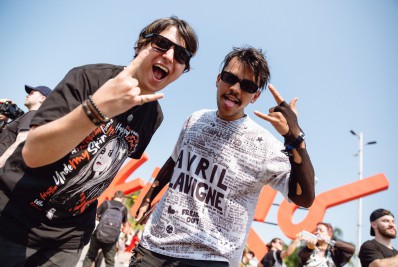 Confusão por lugar acaba virando amizade de show no quinto dia do Rock in Rio 2022