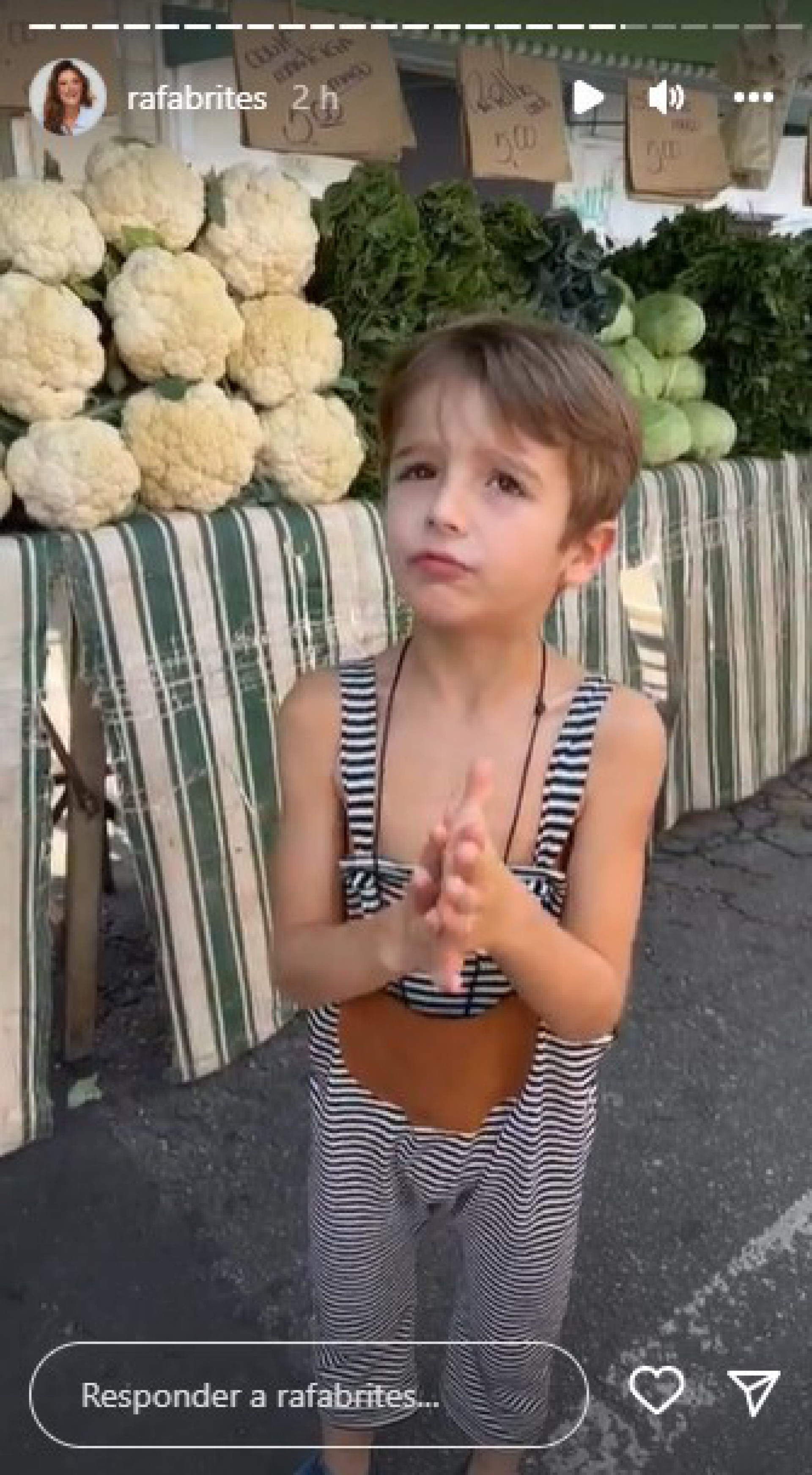 Rafa Brites leva filhos para a feira - Reprodução/Internet