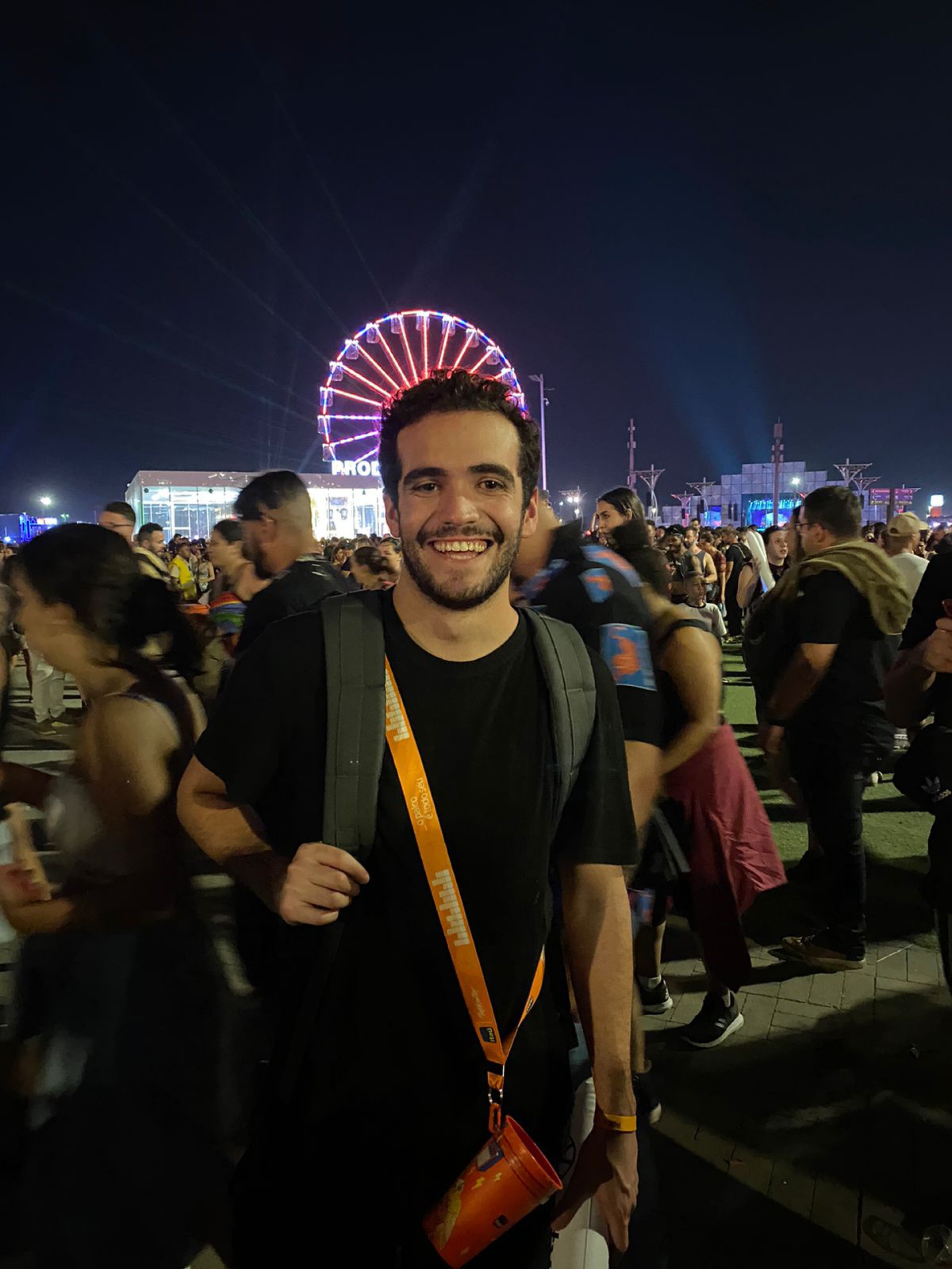 Matheus Barcelos é fã do Green Day desde criança  - Julliana Reis / O Dia