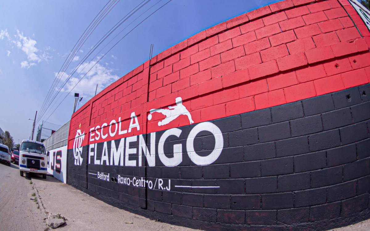 O local j&aacute; conta com as cores rubro-negras