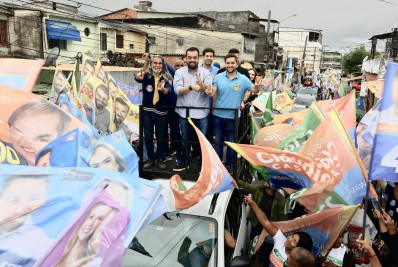 Cláudio Castro faz primeira carreata ao lado de Thiago Pampolha na Zona Oeste do Rio
