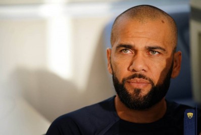 Pumas anuncia rescisão de contrato com Daniel Alves após prisão 