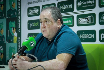 Dirigente do Goiás critica arbitragem do jogo contra o Flamengo e pede ao presidente da CBF: 'Salve o futebol brasileiro'