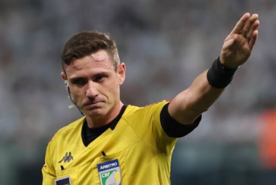 Diretoria do Goiás reclama de árbitro escalado para partida contra o Flamengo: 'Um absurdo'