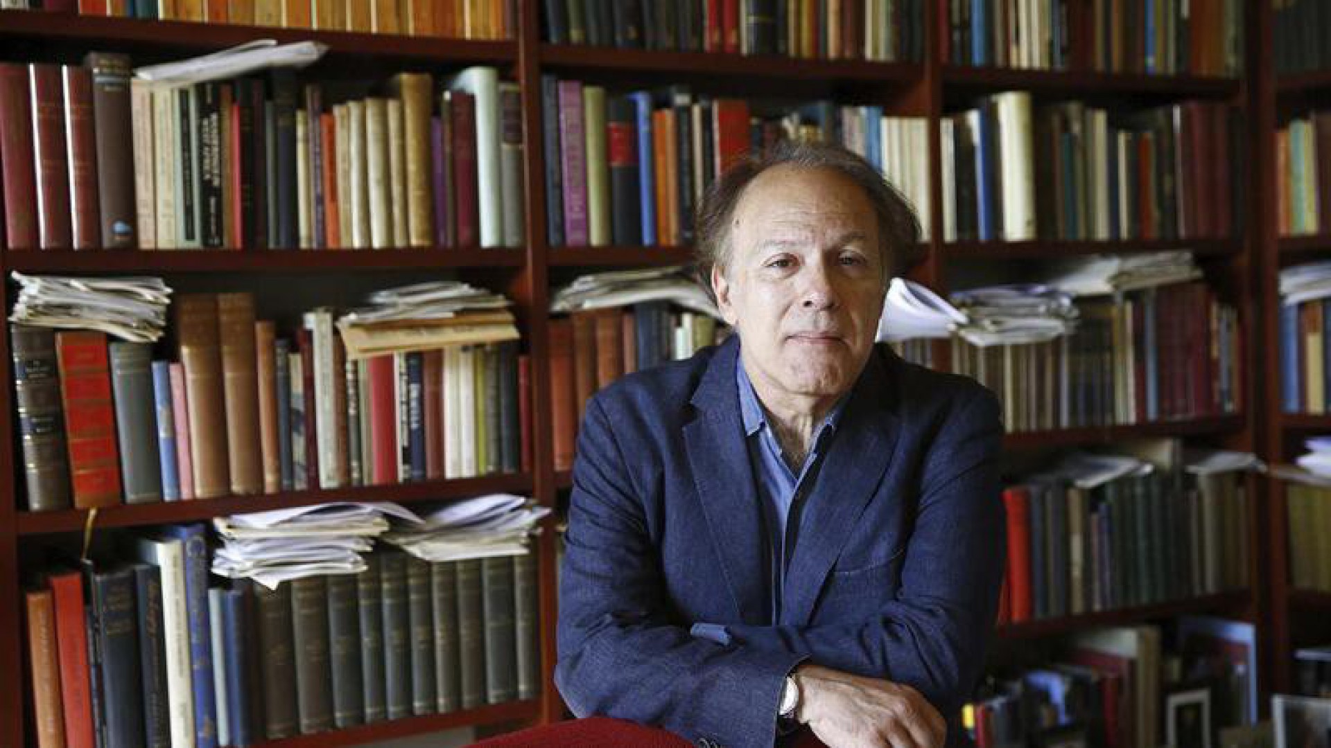 Javier Mar&iacute;as