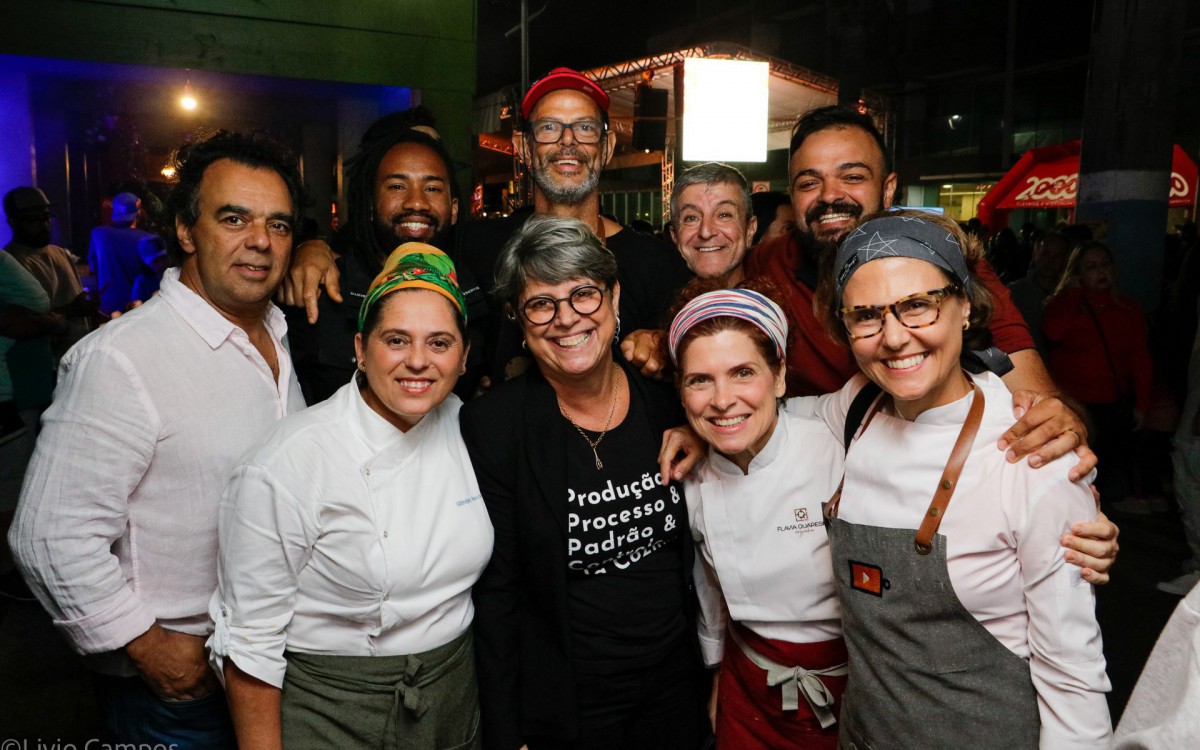 A comida, sem d&uacute;vida, foi a grande atra&ccedil;&atilde;o. Realizada pelo Polo Gastron&ocirc;mico de Maca&eacute; com o apoio da Prefeitura, o Festival trouxe pratos da culin&aacute;ria brasileira, oriental, &aacute;rabe, entre outras, al&eacute;m de entradas e sobremesas que presentearam o p&uacute;blico com uma diversidade de sabores