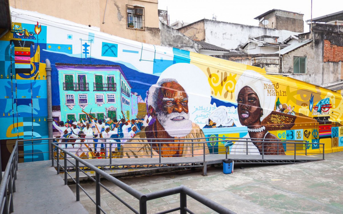 Painel de grafite no Muhcab