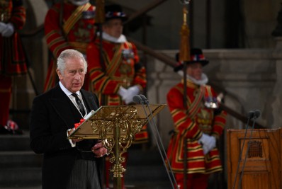 Coroação de Charles III não comove britânicos, aponta pesquisa