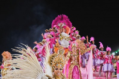 Ashley Kirk é a nova madrinha dos passistas da Inocentes de Belford Roxo