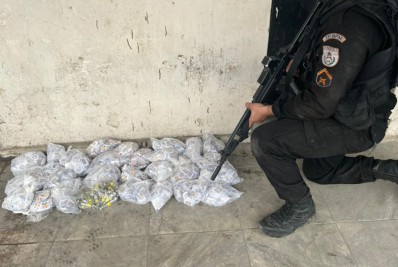 PM apreende grande quantidade de drogas no Roseiral, em Belford Roxo