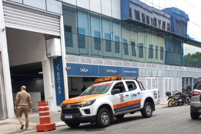 Defesa Civil é acionada para verificar prédio com risco de queda no Centro do Rio