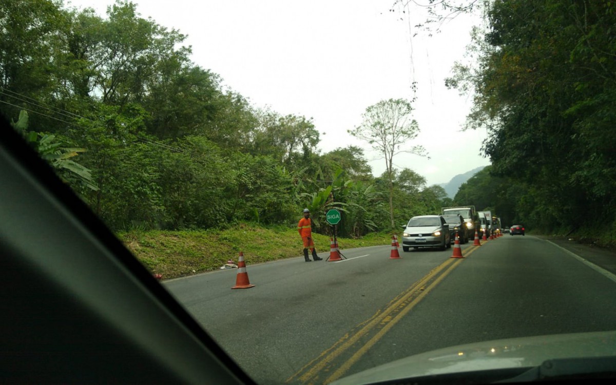 Tr&acirc;nsito em Muriqui