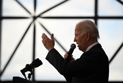 Inflação desacelera nos EUA, mas Biden tem desafio para conter alta dos alimentos