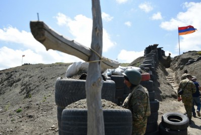 Quase 50 soldados armênios morrem em confrontos com Azerbaijão 
