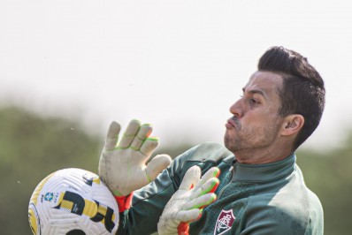 Tricampeão da Copa do Brasil, Fábio agradece Diniz e projeta título para coroar ano do Fluminense
