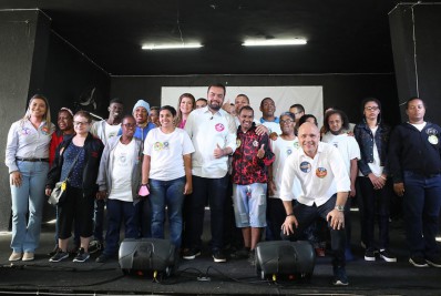 Cláudio Castro promete criar centros de acolhimento a crianças com autismo