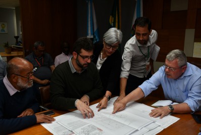 Axel Grael anuncia projeto de reforma dos hospitais municipais