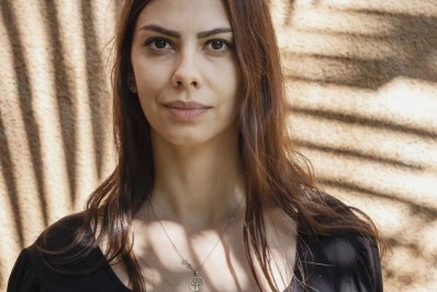 Revelação da fantasia nacional, Carol Chiovatto aborda temas urbanos sob ótica mágica em novo livro