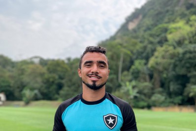 Rafael se reapresenta ao Botafogo após cirurgia na face