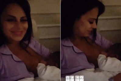 Viviane Araújo compartilha registros de amamentação na madrugada: 'Temos um bebê faminto'