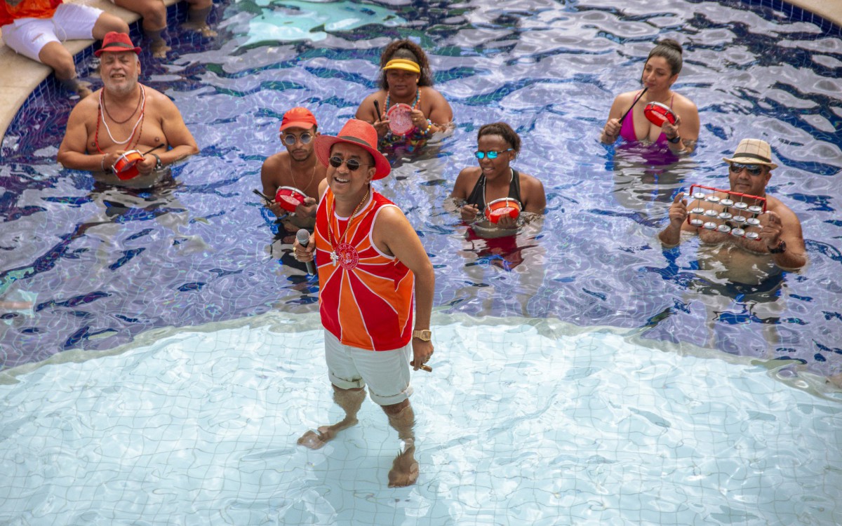 Maur&iacute;cio Manfrini interpreta Toninho em 'Vizinhos', nova com&eacute;dia brasileira da Netflix - Nat Odenbreit / Netflix