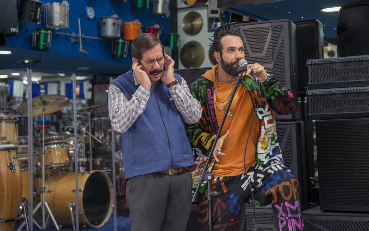 Leandro Hassum interpreta Walter em 'Vizinhos', nova com&eacute;dia brasileira da Netflix - Nat Odenbreit / Netflix